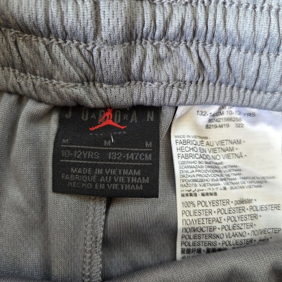 Boys' Air Jordan "Jumpman" Gray Shorts with Pockets 95B219-M19 New Medium 10-12 - Picture 5 of 9